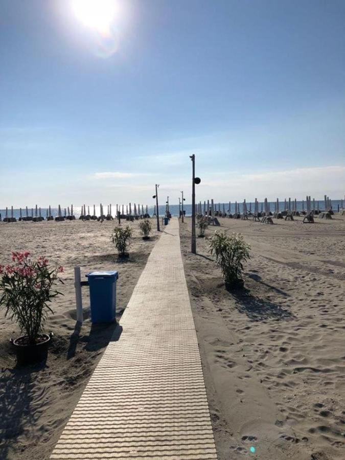 Matteo 2 Apartments Marina Surf Residence, Mamaia Nord - Navodari,1 Vedere Frontala,2 Cu Vedere Laterala La Mare מראה חיצוני תמונה
